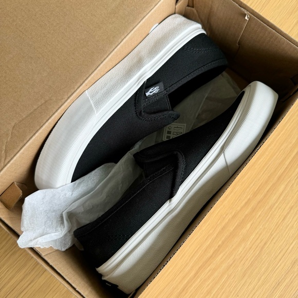 Straye Lenox Slip On Shoes - Picture 5 of 6